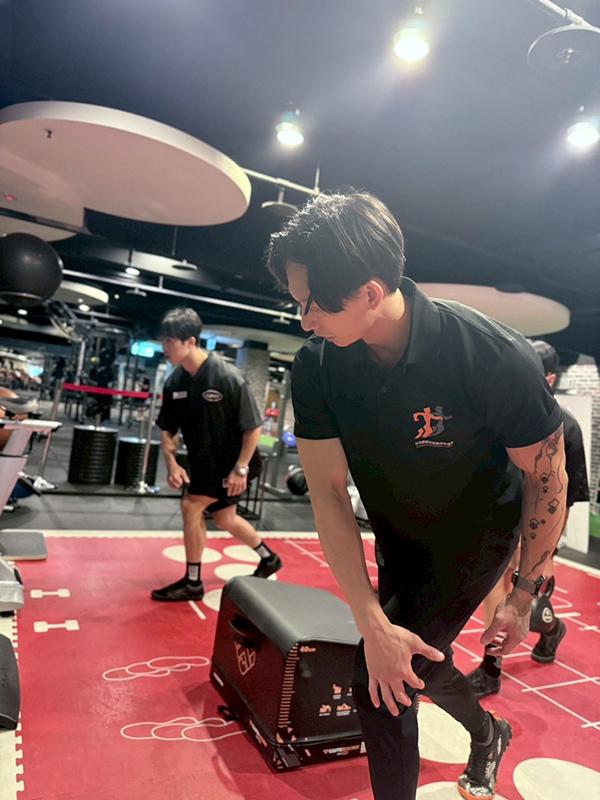 size_750x400 / min_size_375x200