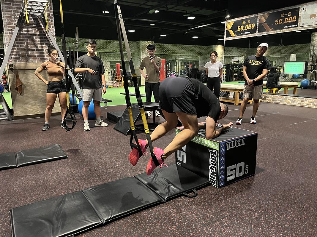 size_750x400 / min_size_375x200