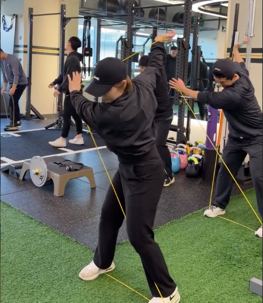 size_750x400 / min_size_375x200